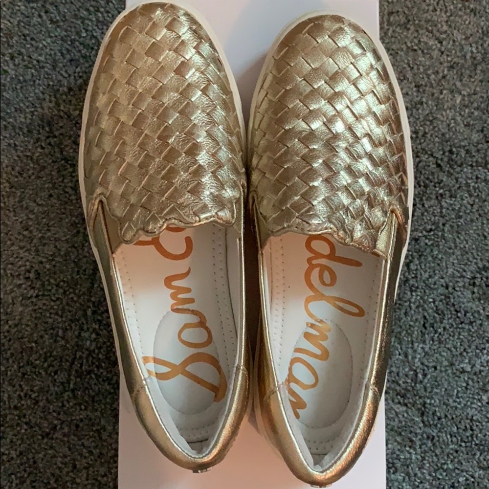NEW Sam Edelman gold leather sneakers, size 6!